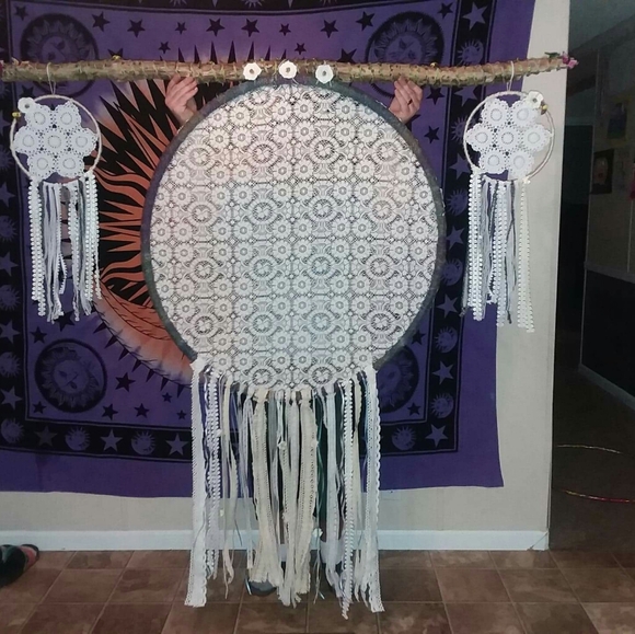 Large dreamcatcher with heavy wood - Picture 4 of 5